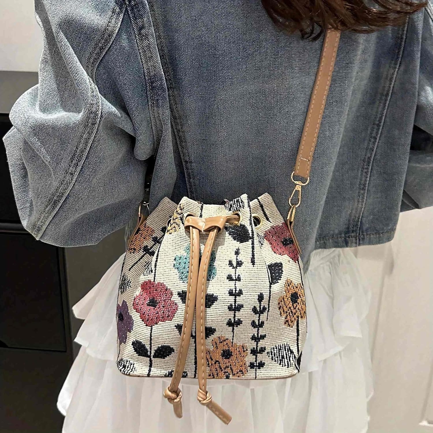 Women's Floral Embroidery Canvas Tote Bag Beige Women's Floral Embroidery Canvas Tote Bag Beige