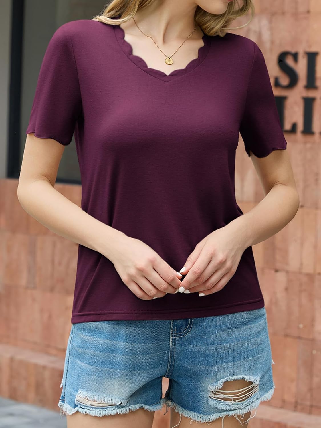 Women's Scalloped V Neck Short Sleeve T-Shirt Purple