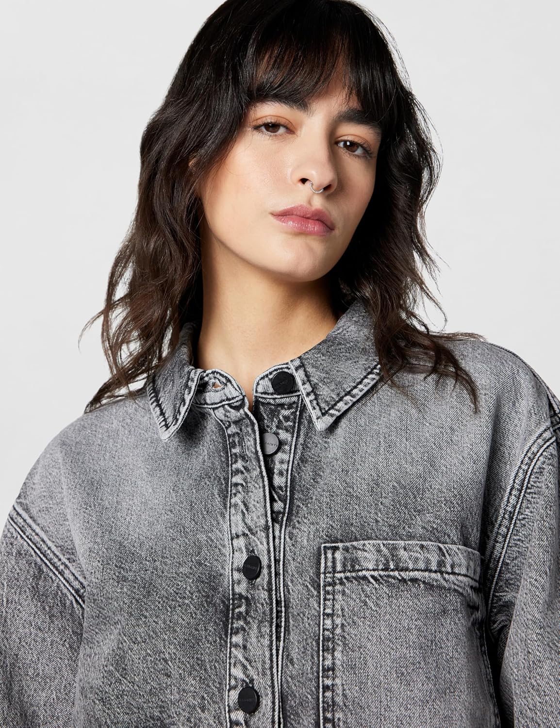 Women's Oversized Denim Shacket Acid Wash Frayed Hem Women's Oversized Denim Shacket Acid Wash Frayed Hem