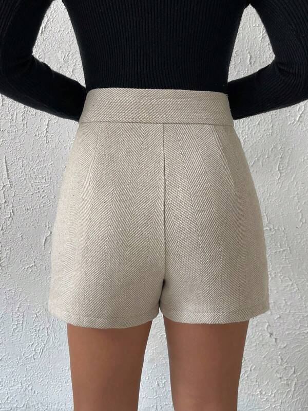 Shorts mit schrägen Taschen Shorts mit schrägen Taschen