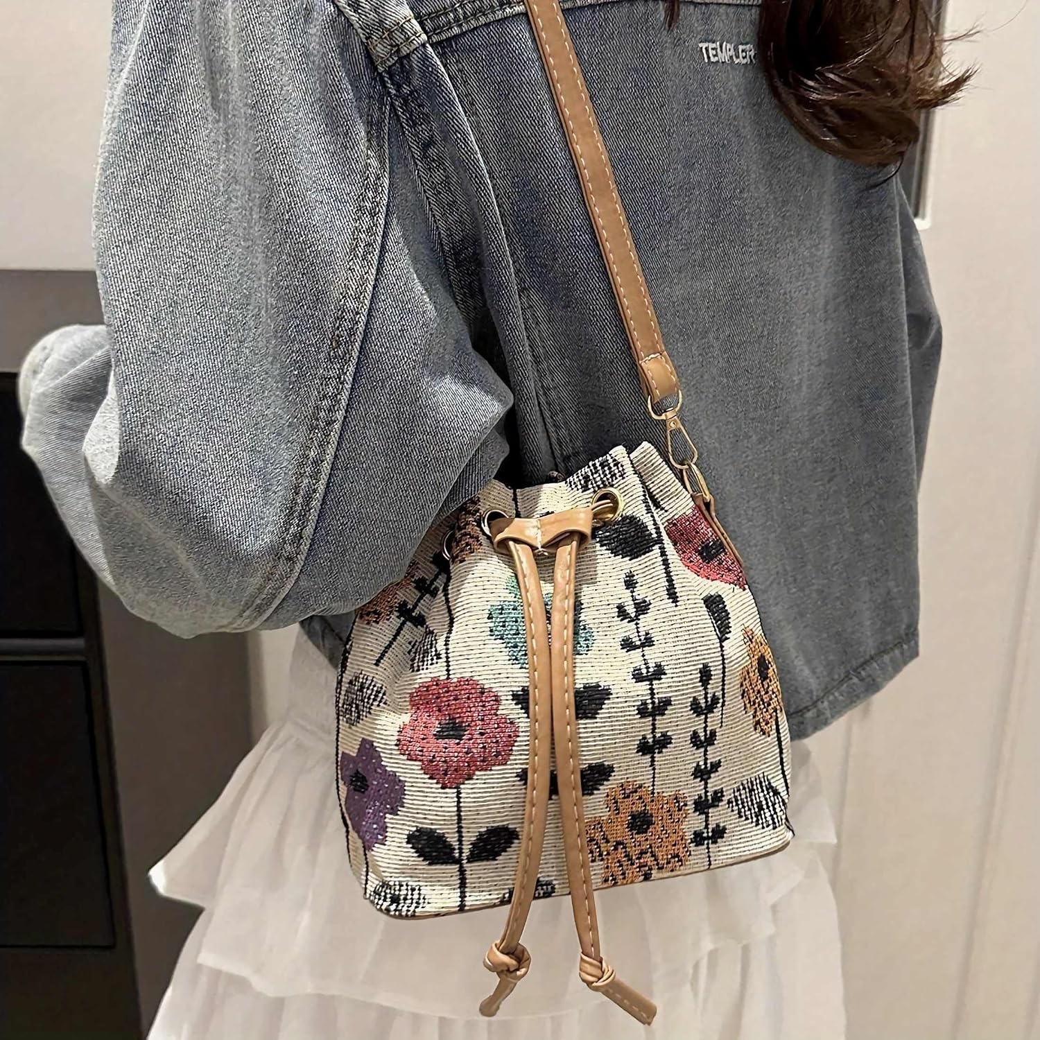 Women's Floral Embroidery Canvas Tote Bag Beige Women's Floral Embroidery Canvas Tote Bag Beige