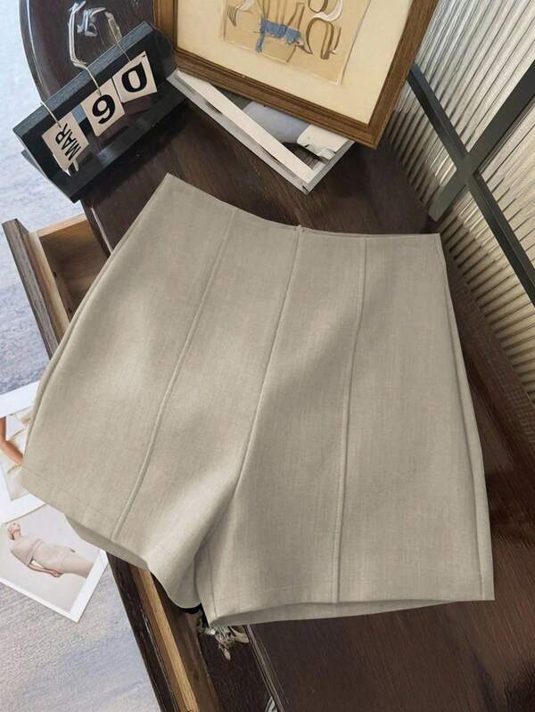 Modische und schlichte dunkelgraue Damenshorts mit hohem Bund und Reißverschluss hinten, geeignet für den täglichen Pendelverkehr, Verabredungen und romantische Anlässe