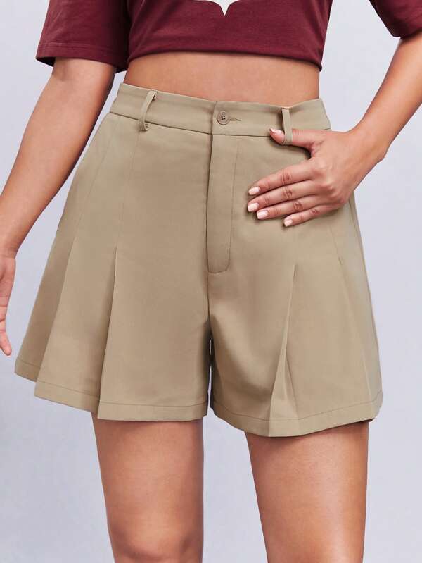 Schlichte Sportshorts mit weitem Bein