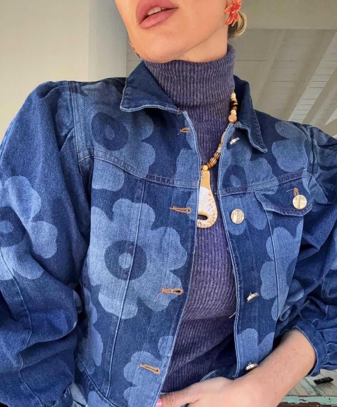 Women's Cropped Jean Jacket Fall Outfits Fashion Floral Printed Button Down Shacket Short Denim Jackets