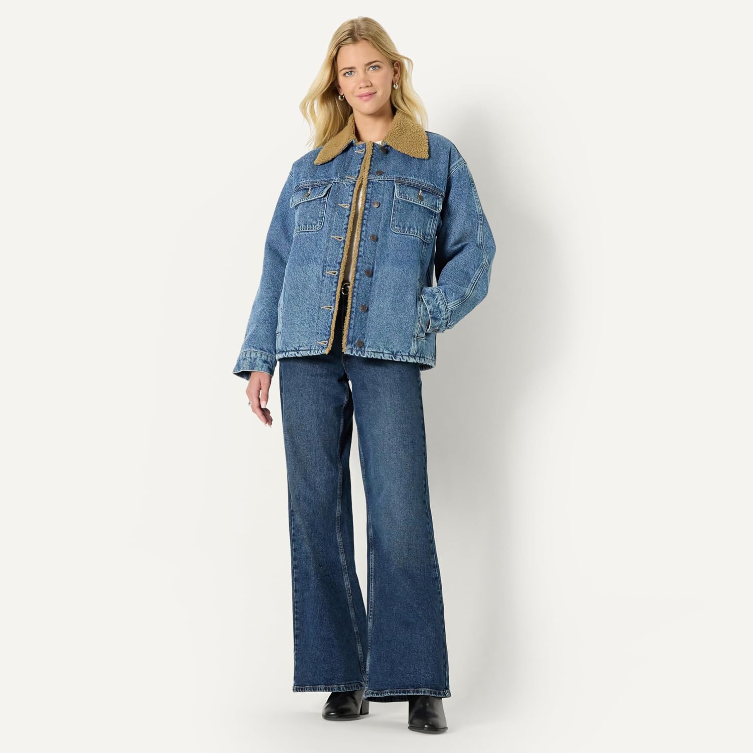Women's Oversized Faux Shearling Trim Denim Jacket Women's Oversized Faux Shearling Trim Denim Jacket