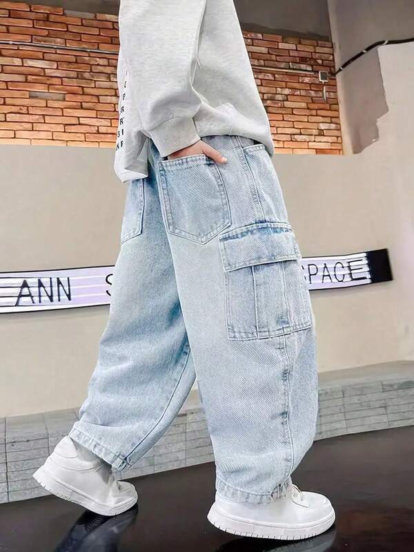 Gerade geschnittene Freizeitjeans für Jungen Gerade geschnittene Freizeitjeans für Jungen