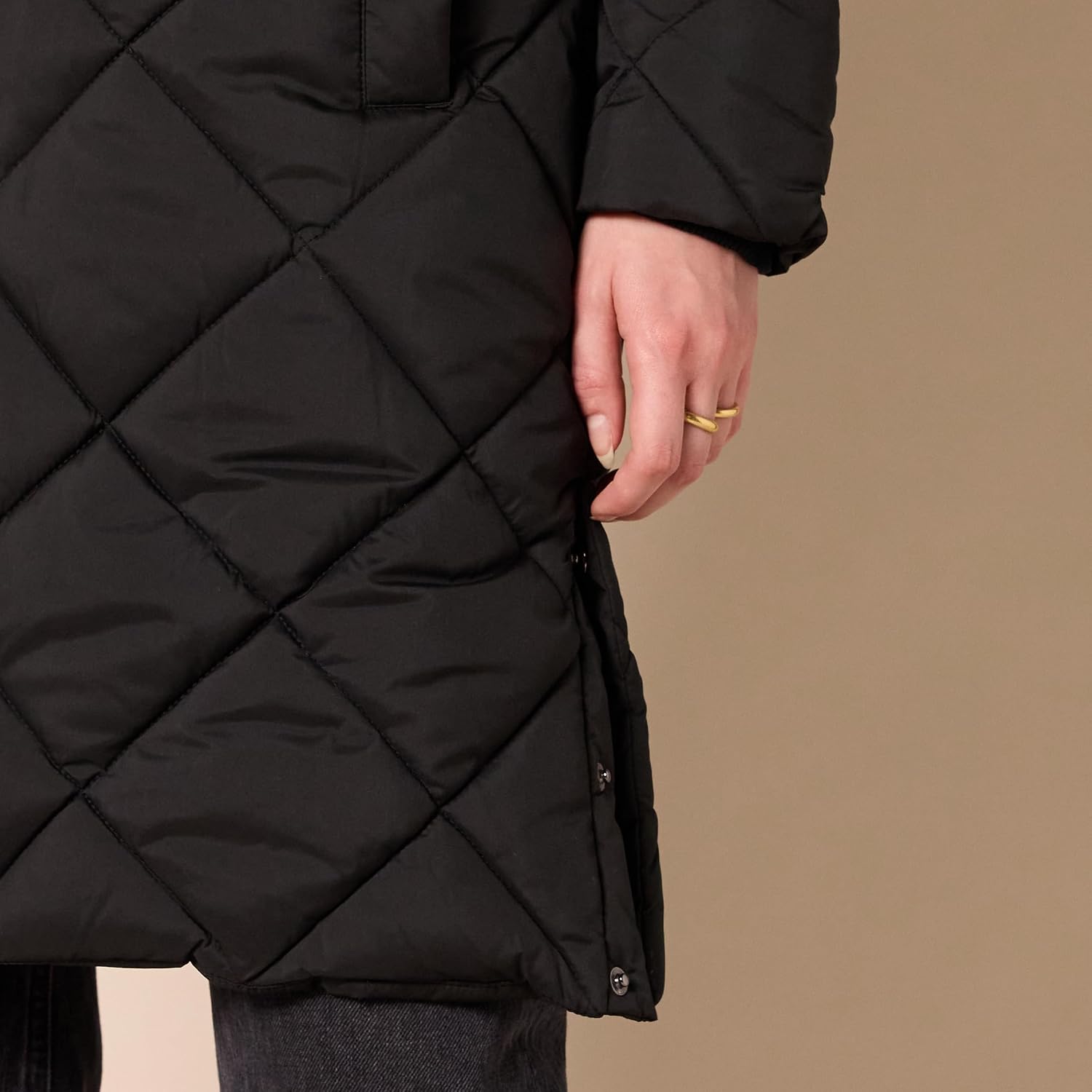 Women's Diamond Quilted Knee Length Hooded Puffer Coat Black Women's Diamond Quilted Knee Length Hooded Puffer Coat Black