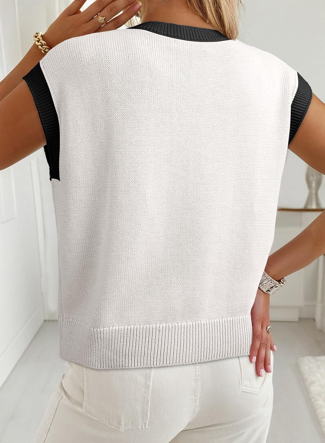 Women's Floral Applique Cap Sleeve Knit Top Women's Floral Applique Cap Sleeve Knit Top