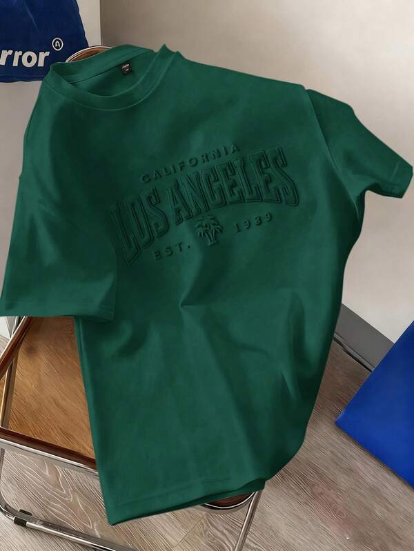 Olivgrünes Herren-T-Shirt mit Buchstabenprägung und kurzen Ärmeln