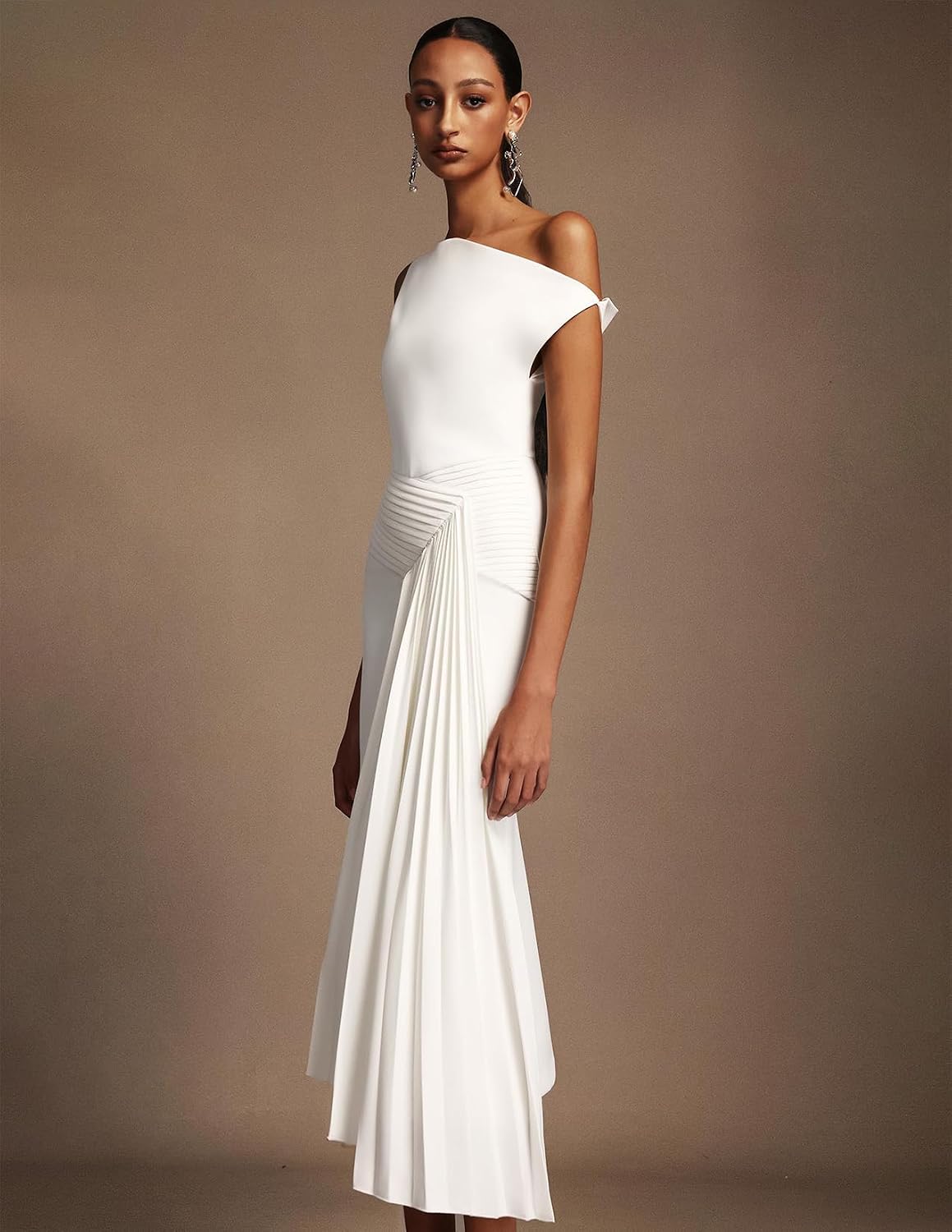 Chic Oblique Shoulder Sleeveless Pleated Cocktail Dress for Women Maxi Design Irregular Hem Party Chic Oblique Shoulder Sleeveless Pleated Cocktail Dress for Women Maxi Design Irregular Hem Party