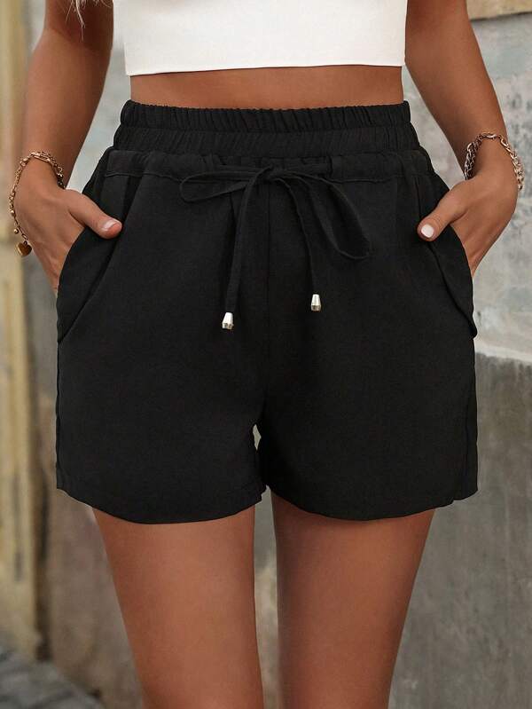 Einfarbige Damen-Shorts mit Taille und Einschubtaschen